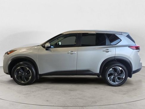 Used 2024 Nissan Rogue SV w/ SV Premium Package AWD/4WD image 8