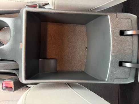 Used 2019 Hyundai Elantra SE image 30