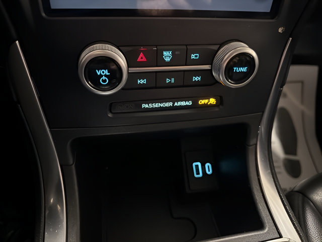 Used 2022 Ford Edge Titanium AWD/4WD image 23
