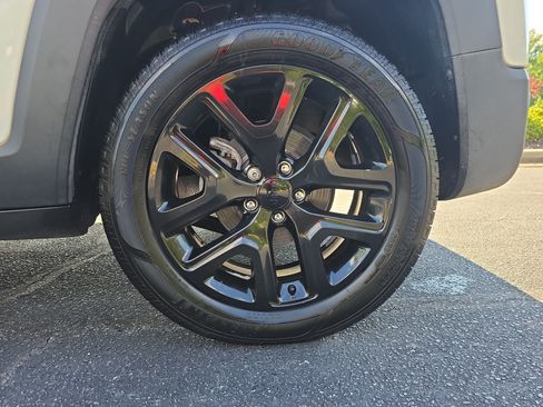 Used 2018 Jeep Renegade Altitude w/ Cold Weather Group FWD image 33