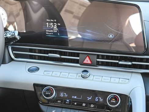 New 2026 Hyundai Elantra Limited FWD image 17