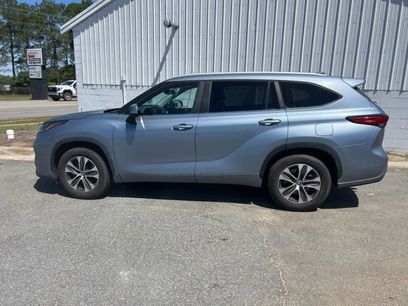 Used 2023 Toyota Highlander XLE