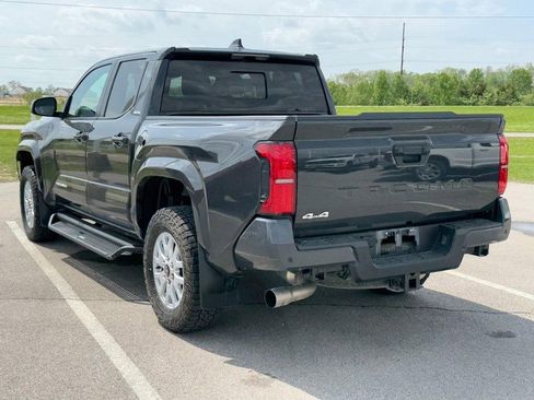 Used 2024 Toyota Tacoma SR5 AWD/4WD image 6