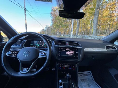 Used 2022 Volkswagen Tiguan SE R-Line image 5