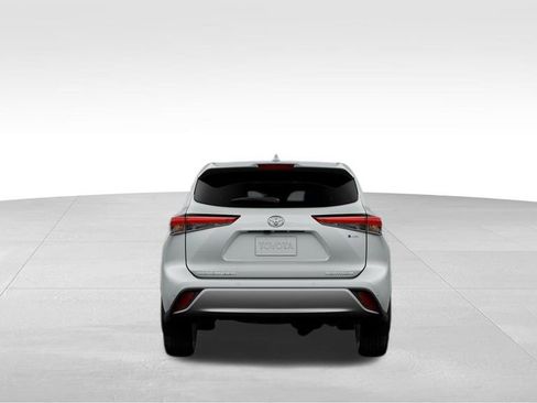 New 2026 Toyota Highlander Platinum image 8