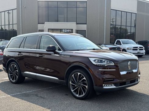 Used 2020 Lincoln Aviator Reserve w/ Equipment Group 202A AWD/4WD image 3