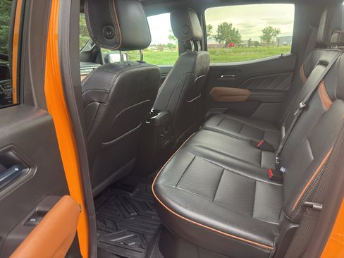 Used 2025 GMC Canyon AT4 w/ Technology Plus Package AWD/4WD image 21