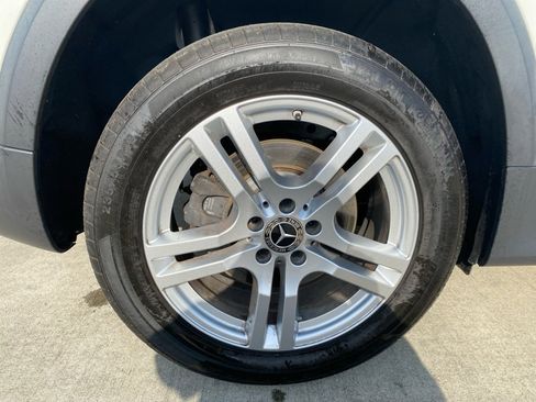 Used 2022 Mercedes-Benz GLB 250 4MATIC image 27