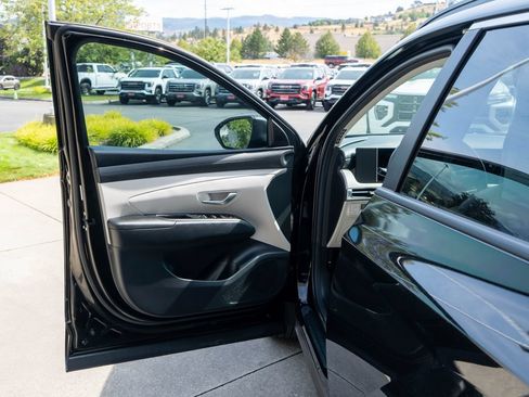 Used 2025 Hyundai Tucson SEL AWD/4WD image 16