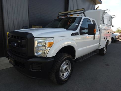 Used 2016 Ford F350 XL AWD/4WD image 2