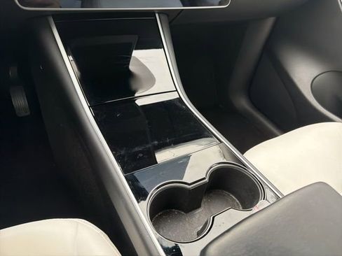 Used 2020 Tesla Model Y Long Range image 18