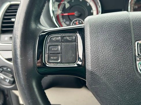 Used 2019 Dodge Grand Caravan SXT FWD image 17