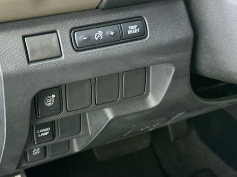 Used 2023 Nissan Frontier SV w/ Technology Package RWD image 16