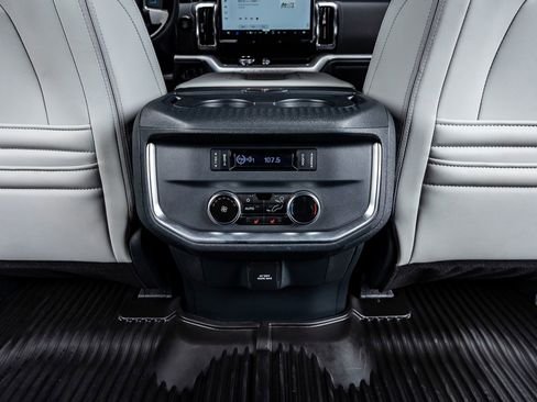 Used 2025 Ford Expedition Max Platinum w/ Platinum Ultimate Package image 33