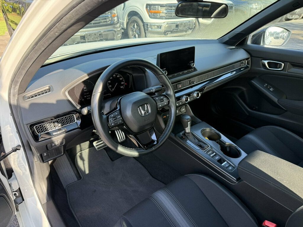Used 2025 Honda Civic Sport image 3