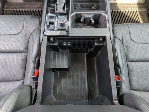 Used 2024 Toyota Tundra Limited AWD/4WD image 33