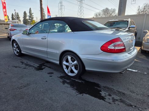Used 2005 Mercedes-Benz CLK 320 Cabriolet image 2