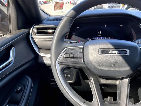 Used 2023 Jeep Grand Cherokee L Laredo AWD/4WD image 25