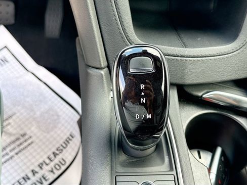 Used 2025 Cadillac XT6 Premium Luxury image 18