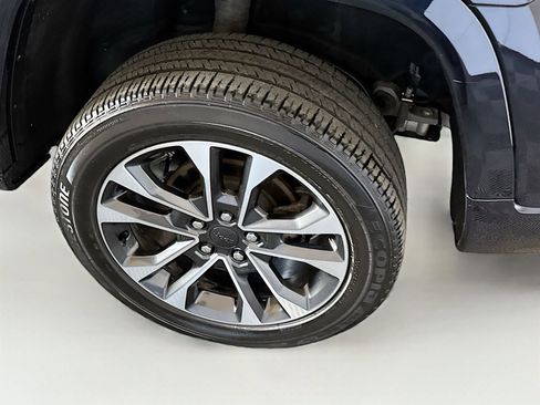 Used 2023 Jeep Grand Cherokee Overland w/ Adv Protech Group III image 25