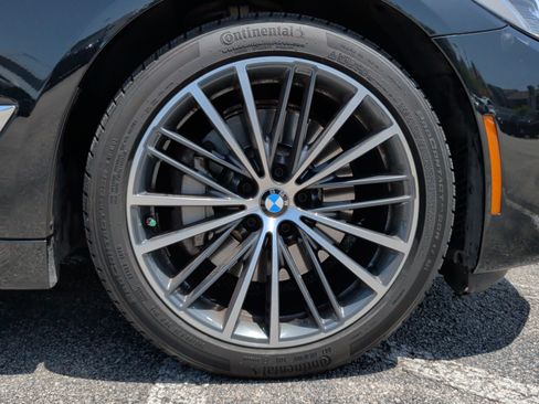 Used 2023 BMW 530i w/ Premium Package RWD image 13