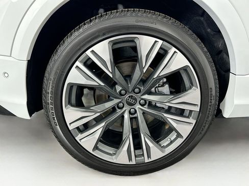 New 2026 Audi Q8 Premium Plus image 32