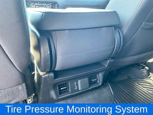 Certified 2025 Chevrolet Silverado 1500 LT image 19