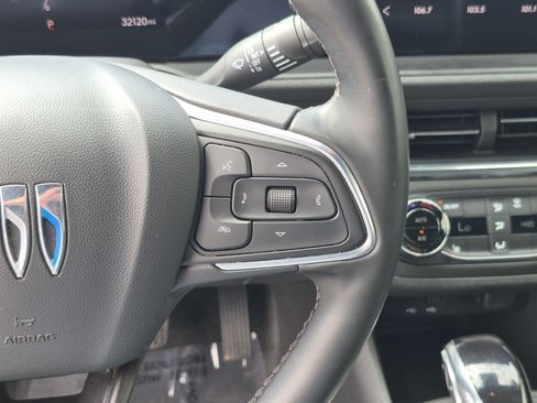 Used 2024 Buick Envista Preferred w/ Convenience I Package FWD image 20