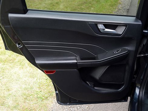 Used 2022 Ford Escape SEL w/ Equipment Group 302A image 21