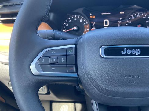 Certified 2025 Jeep Compass Limited image 42