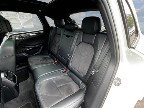 Used 2020 Porsche Macan w/ Driver Memory Package AWD/4WD image 22