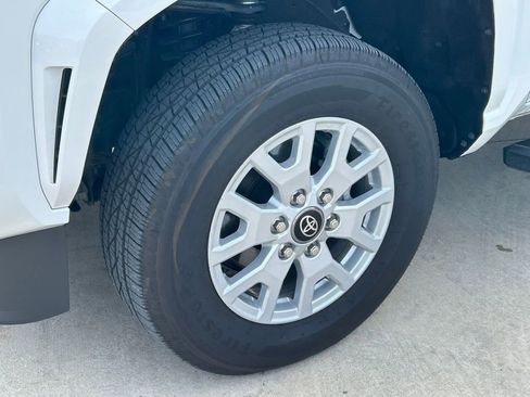 Certified 2025 Toyota Tacoma SR5 image 9