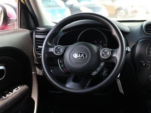 Used 2017 Kia Soul FWD image 28