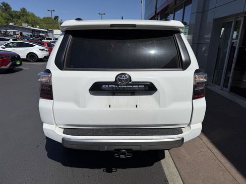 Used 2023 Toyota 4Runner TRD Off-Road Premium w/ Moonroof Package AWD/4WD image 4