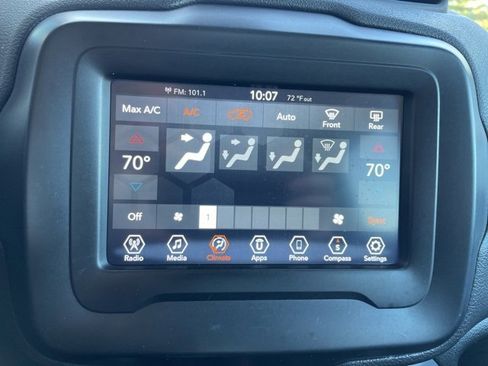 Used 2021 Jeep Renegade Latitude image 23