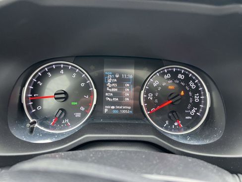 Used 2020 Toyota RAV4 XLE Premium image 27