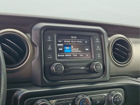 Used 2020 Jeep Wrangler Sport AWD/4WD image 14