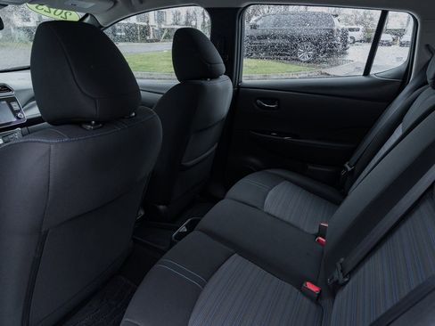 Used 2023 Nissan Leaf SV Plus image 21