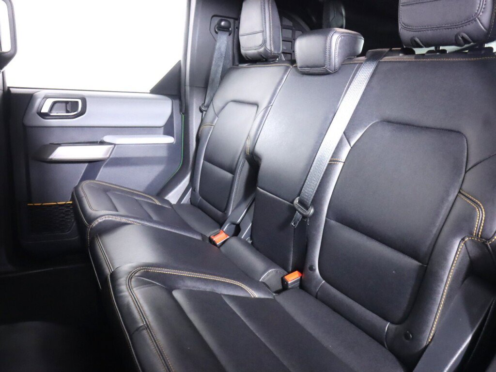 Used 2023 Ford Bronco Badlands w/ Sasquatch Package AWD/4WD image 33