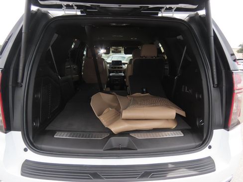 Used 2023 Chevrolet Tahoe Premier RWD image 14