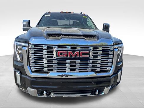 New 2026 GMC Sierra 2500 Denali w/ Denali Reserve Package AWD/4WD image 8