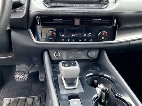 Used 2022 Nissan Rogue SV AWD/4WD image 31