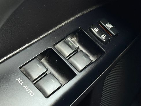Used 2013 Lexus CT 200h w/ Premium Pkg w/Backup Camera FWD image 24