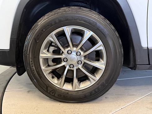 Used 2021 Jeep Cherokee Latitude Lux AWD/4WD image 27