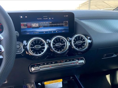 New 2025 Mercedes-Benz GLA 250 image 13