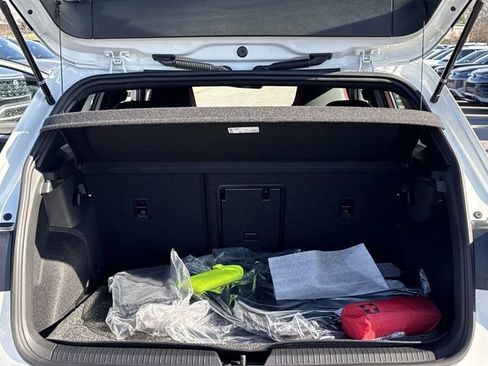 New 2026 Volkswagen GTI SE FWD image 10