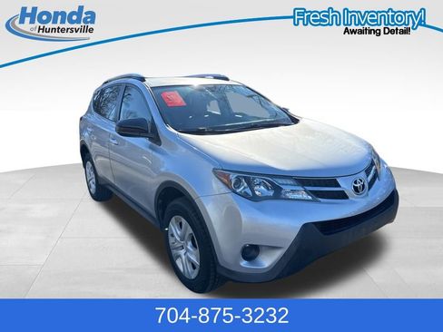 Used 2015 Toyota RAV4 LE image 1
