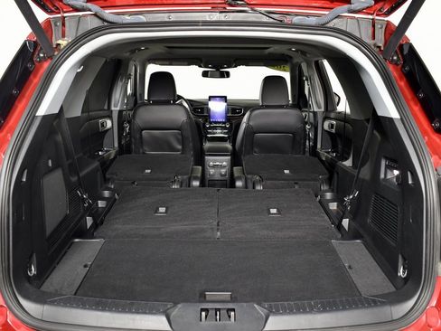 Used 2023 Ford Explorer Limited w/ Limited Technology Package image 31