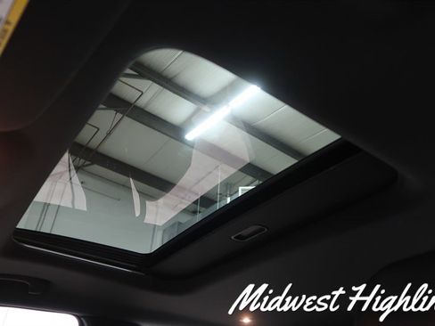 Used 2021 Jeep Grand Cherokee Limited image 30