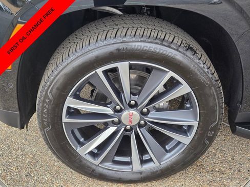 Used 2025 GMC Yukon XL Denali image 9